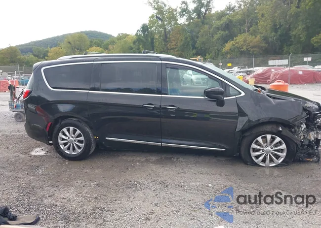 2C4RC1BG5JR214309: 43026880