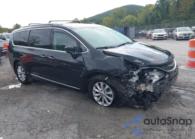 2C4RC1BG5JR214309: 43026880