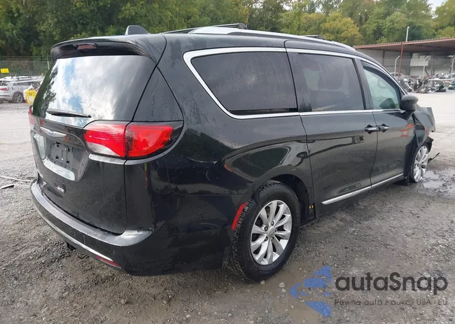 2C4RC1BG5JR214309: 43026880