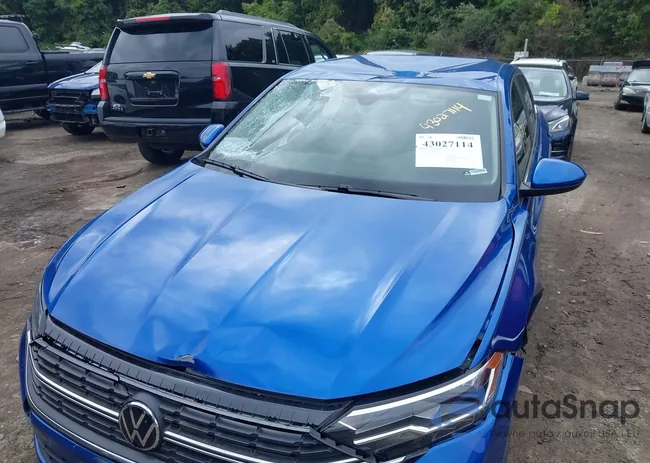 3VWEM7BU0RM028925: 43027114