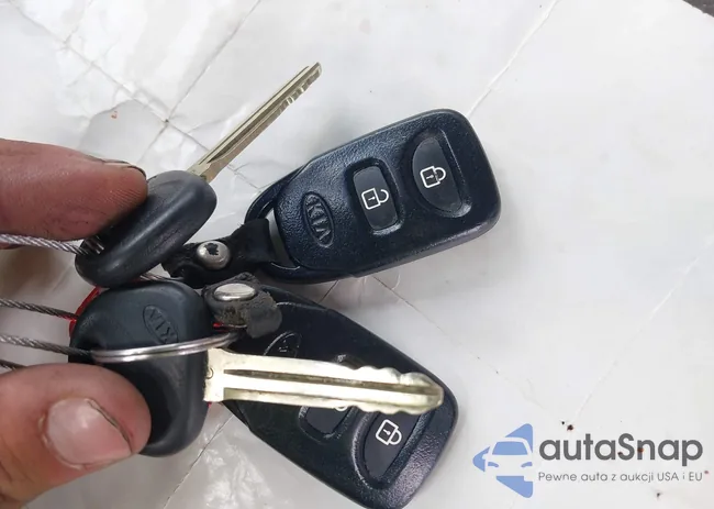 KNDPB3A26B7034917: 43027182