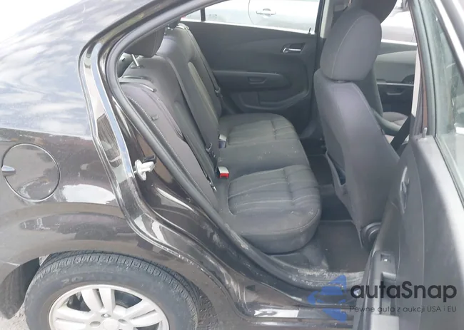 1G1JC5SB3E4240188: 43028298