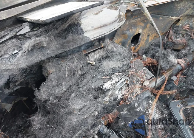 JM1BK324X81128109: 43028541