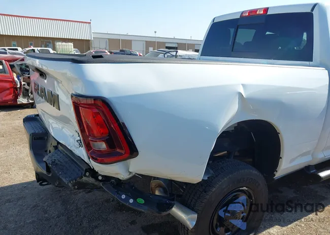 3C6UR5CJ7SG556353: 43027912