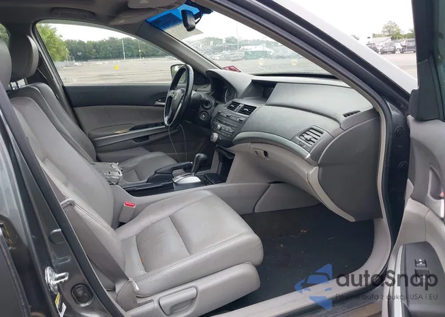 1HGCP26889A138587: 43027914