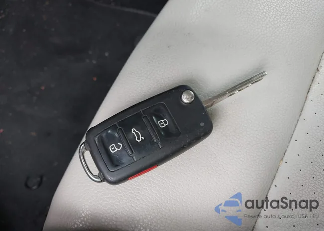 3VWD17AJ8FM406867: 43028054