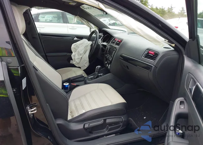 3VWD17AJ8FM406867: 43028054