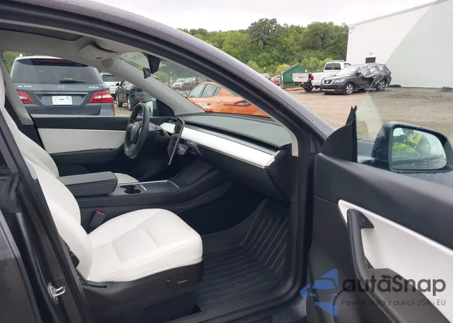 5YJYGAEE5MF201182: 43028067