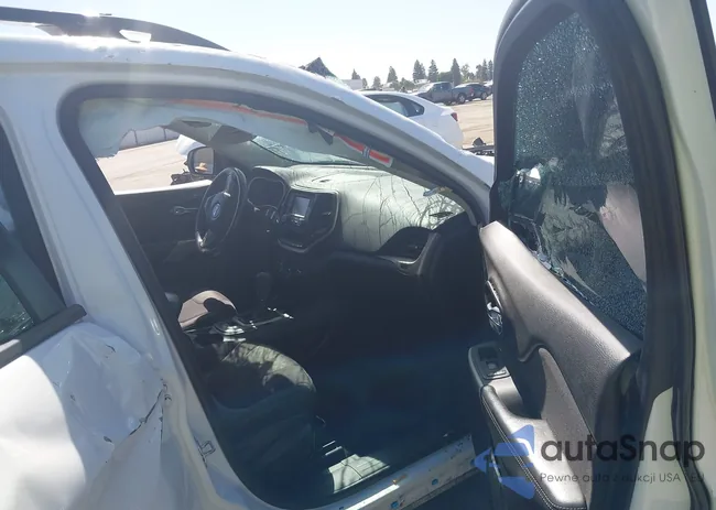 1C4PJLAB0HD237704: 43028088