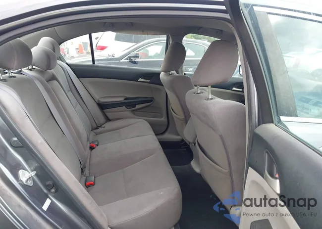 1HGCP2F30BA104489: 43029455