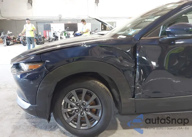 3MVDMBAM8RM713028: 43030692