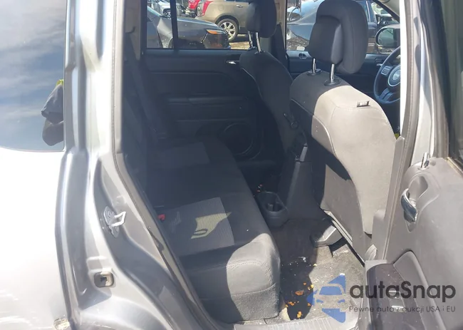 1C4NJCBA8GD611259: 43030175