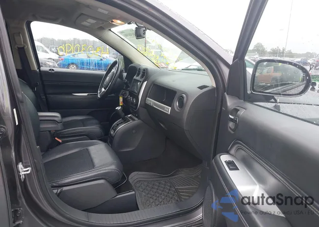 1C4NJDEB4HD176557: 43030190