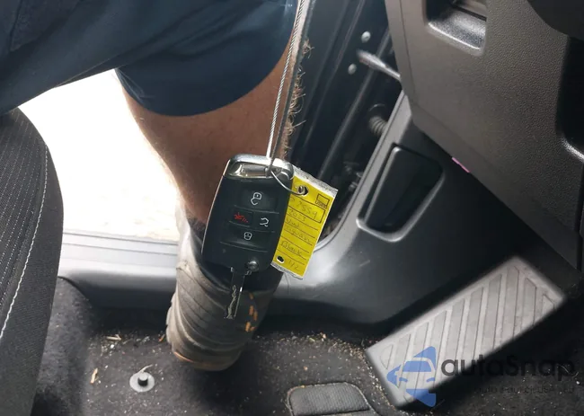 3VVRB7AX3PM037171: 43031810