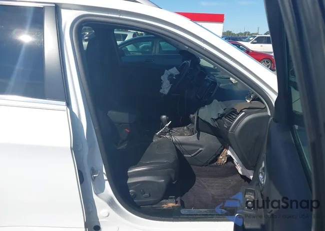 1C4RJKBG3N8623955: 43033516