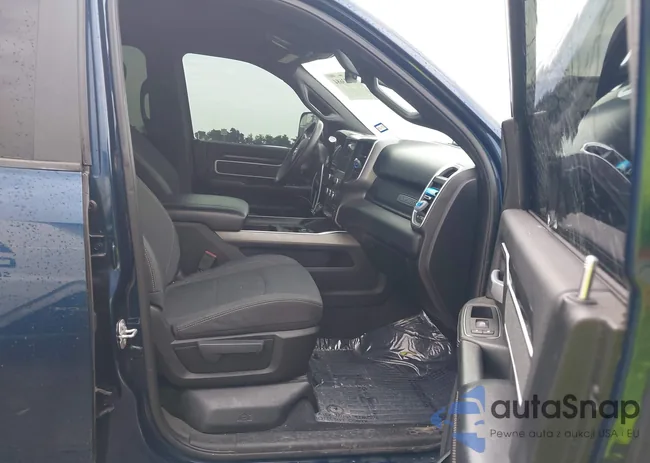 3C6UR5DL9KG653523: 43033684