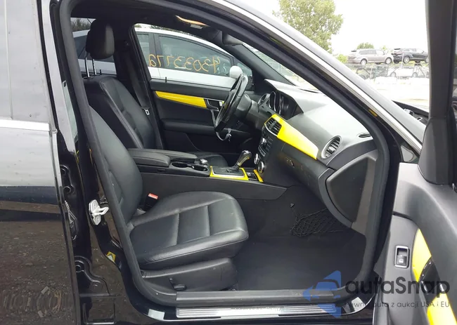 WDDGF8BBXCR239216: 43033772