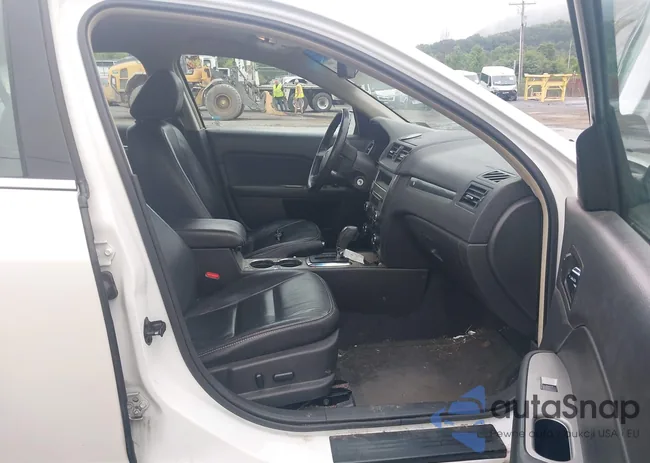 3FAHP0JA2CR180338: 43033784