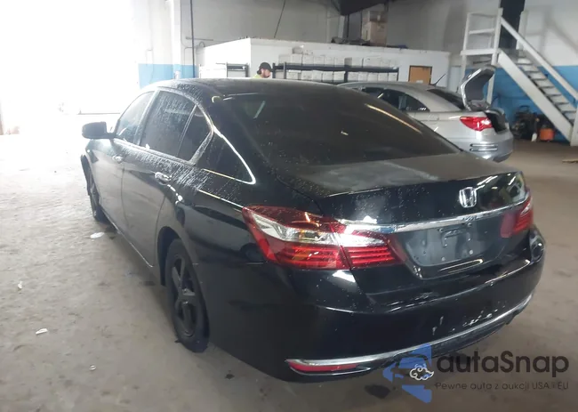 1HGCR2F3XHA270764: 43033821