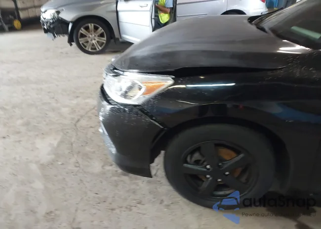 1HGCR2F3XHA270764: 43033821