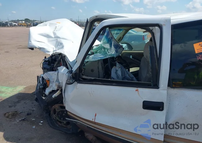 1GCEK19R5VE260833: 43033836