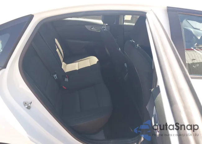 3KPF24AD2PE558060: 43034286