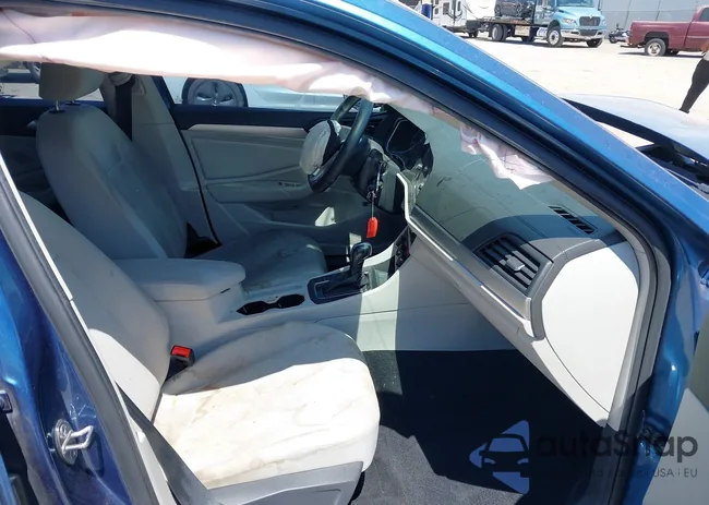 3VWC57BUXKM261477: 43034750