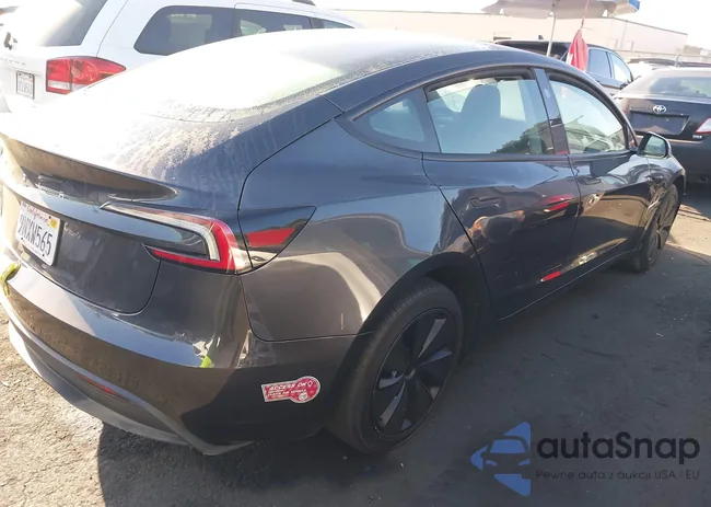 5YJ3E1EA4RF843526: 43034132