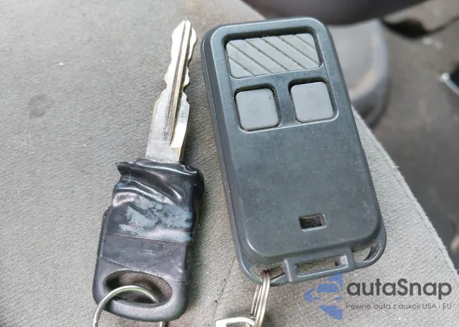 1FBNE31L28DB42053: 43035842