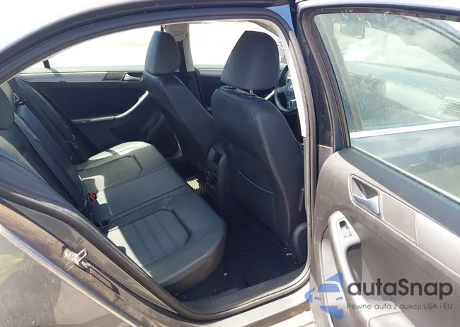 3VWL17AJ6EM383633: 43035171