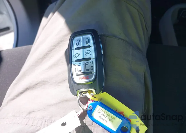 2C4RC1CG8RR107751: 43036502