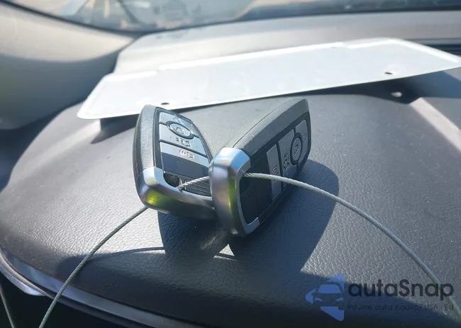 3FA6P0LU1HR222973: 43036677