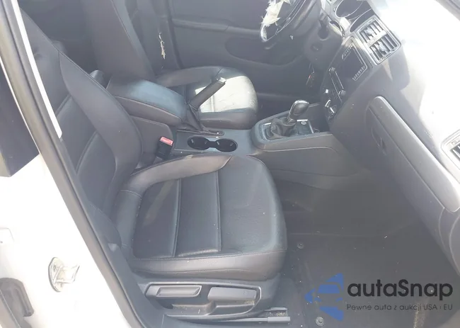 3VWDB7AJXHM256857: 43037040