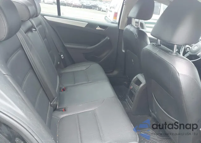 3VWDP7AJ6DM422366: 43038467