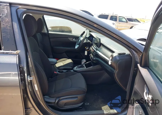 3KPF24AD0ME271991: 43038504