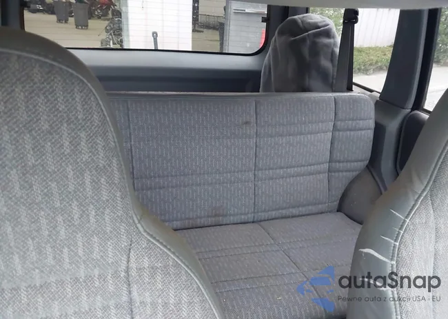 1J4FJ68S2WL272888: 43038571