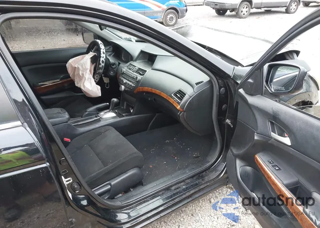 1HGCP2F7XCA039431: 43038015