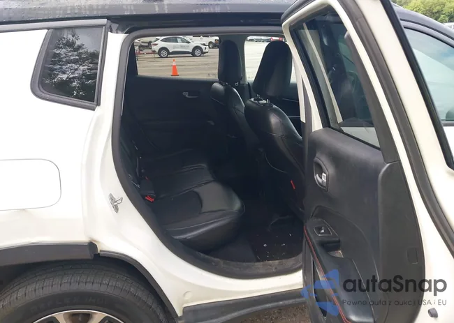 3C4NJDDB6JT130729: 43038106