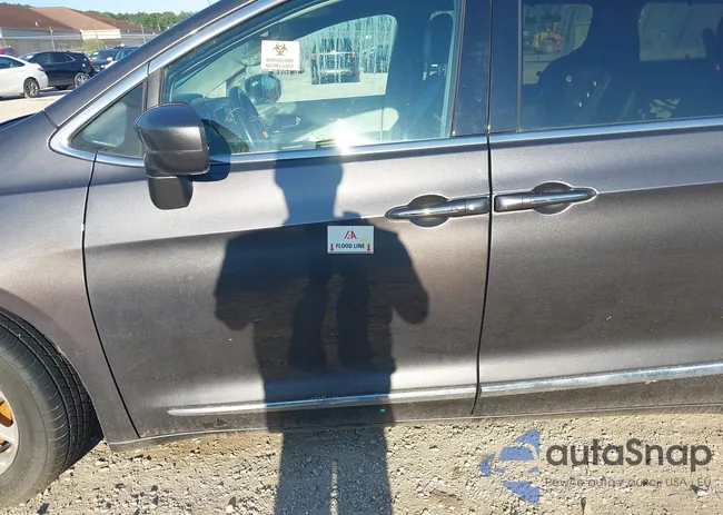 2C4RC1BG8LR140323: 43039680