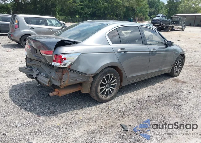 1HGCP2F66BA109951: 43038881