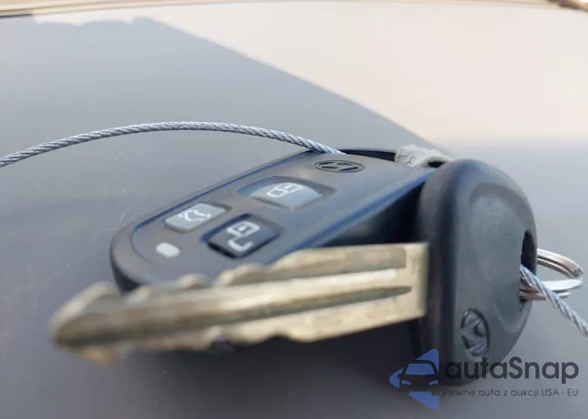 KMHWF35HX4A002987: 43039015