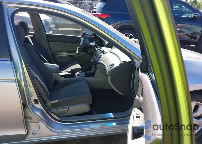 1HGCP26758A099270: 43040537