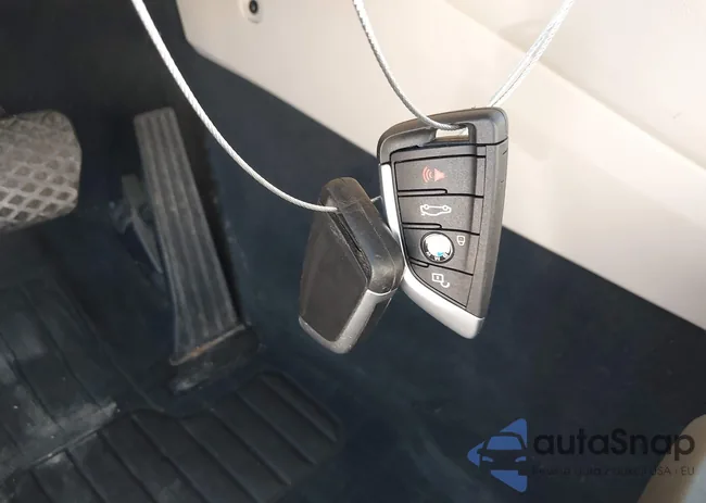 5UXTR7C55KLF30079: 43040055