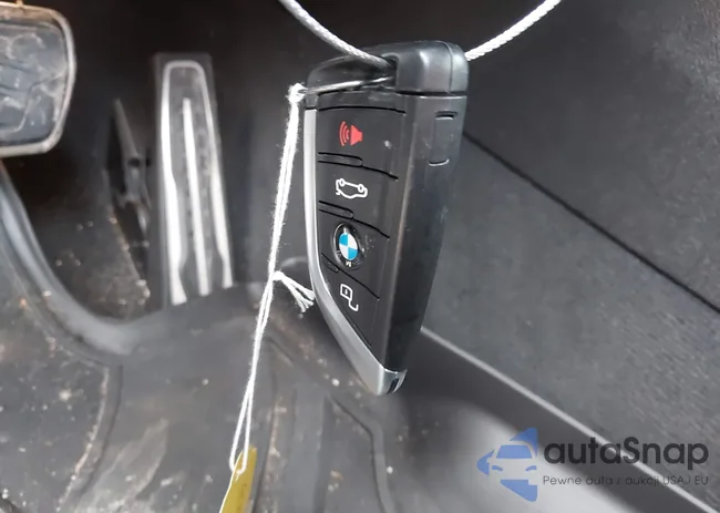 5UX53DP02P9N56700: 43041326