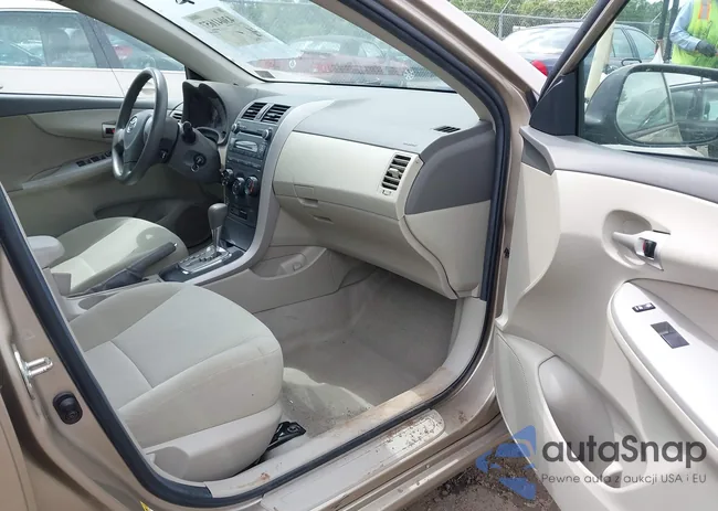 1NXBU4EE3AZ327829: 43041657