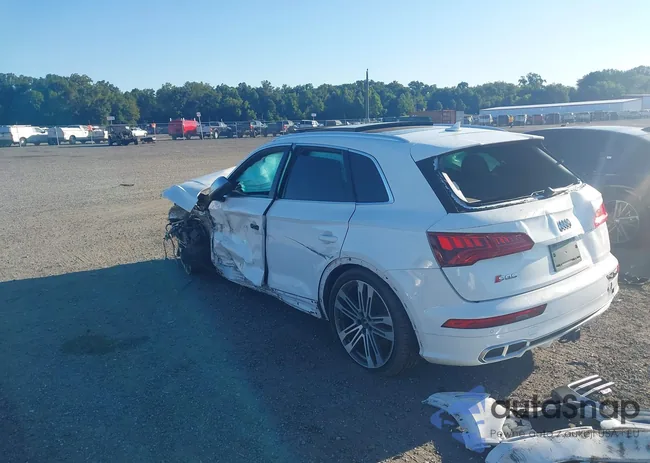 WA1C4AFY5J2015324: 43041809