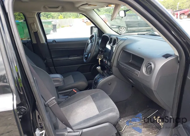 1C4NJPBA0FD418822: 43040877