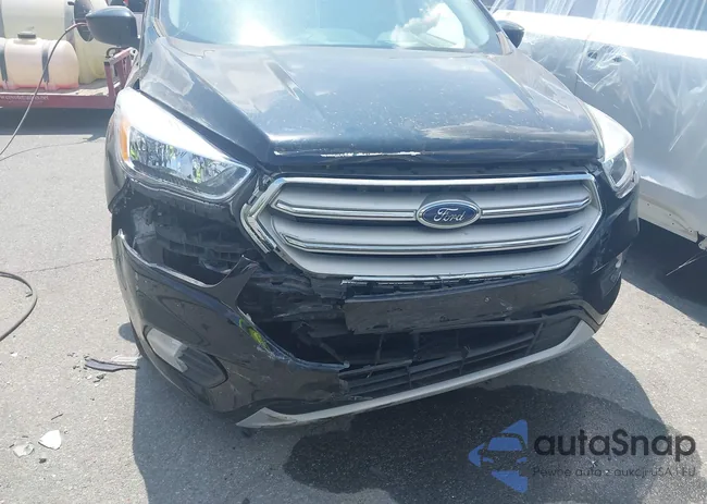 1FMCU0GD9JUC56556: 43040921