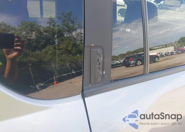 1C4NJCBA5GD561016: 43042294