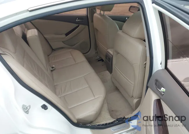 1N4AL2AP1BN472917: 43041880